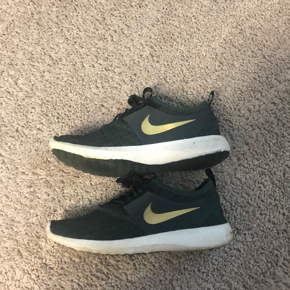 Nike Free Tennis Shoes
